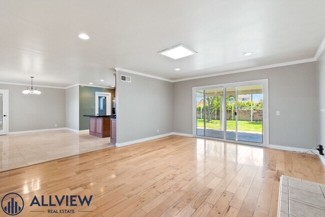 Building Photo - 4 br, 3 bath House - 8730 La Colonia