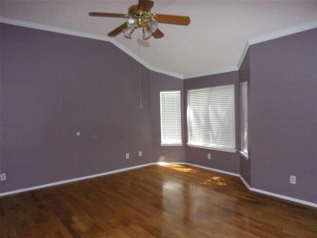 Foto del edificio - 6301 Back Bay Ln