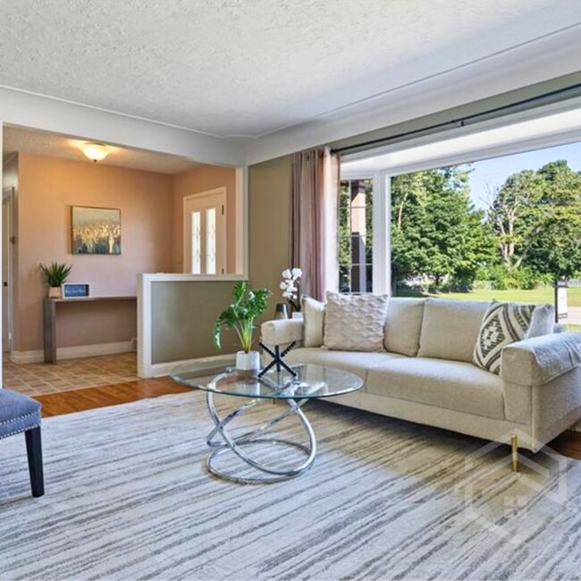 Photo du bâtiment - 3 Bedroom Bungalow on the edge of Otterville!!