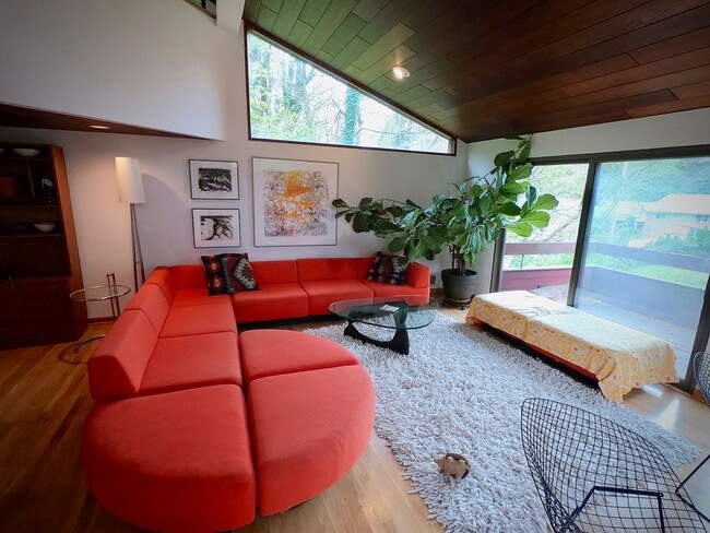 Building Photo - 8/1 Mid Century Modern Private House Bordering Frick Park. 1 of a kind.