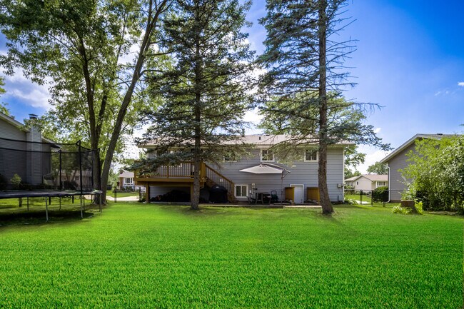 Foto del edificio - 908 Jeffery Ct
