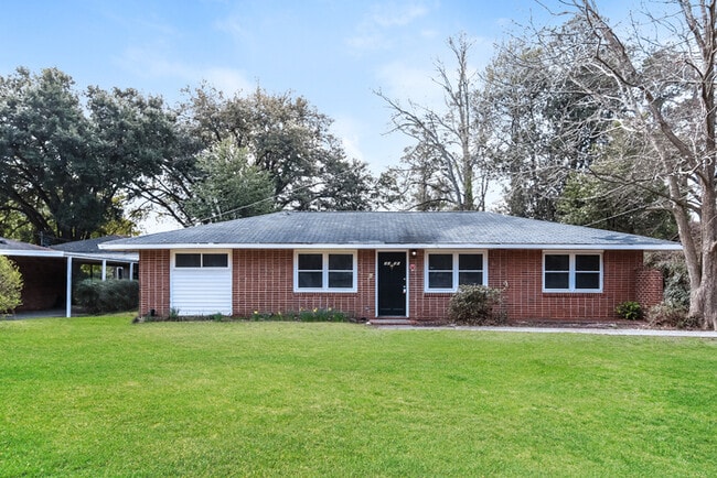 Building Photo - 2250 Darlington Dr