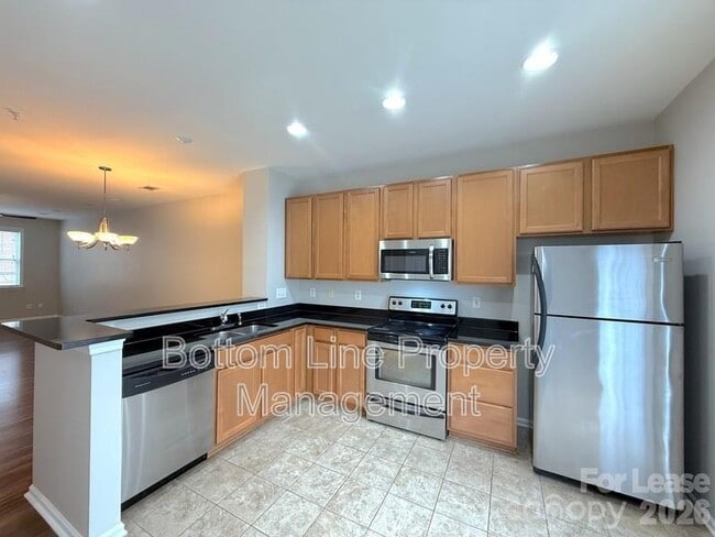 Building Photo - 675 Raya Ct