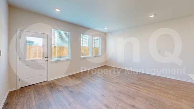 Foto del edificio - 6009 Primrose Rd