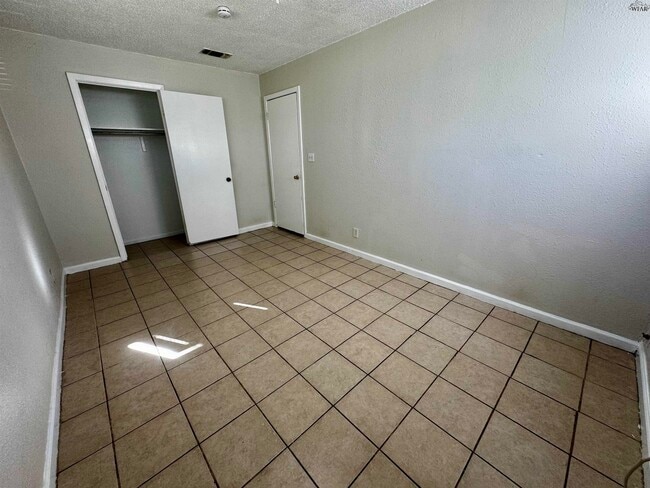 Building Photo - 1616 Britain St