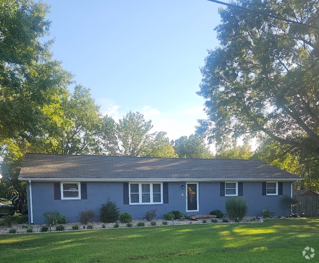 Building Photo - 6785 Greenfield Dr