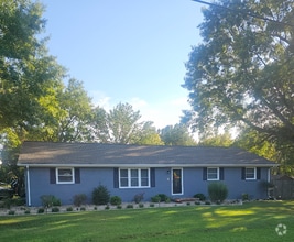 Building Photo - 6785 Greenfield Dr