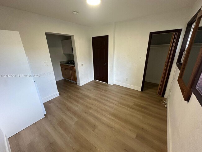 Foto del edificio - 785 NW 96th St