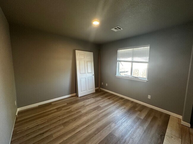 Foto del edificio - 119 Garden Ln.