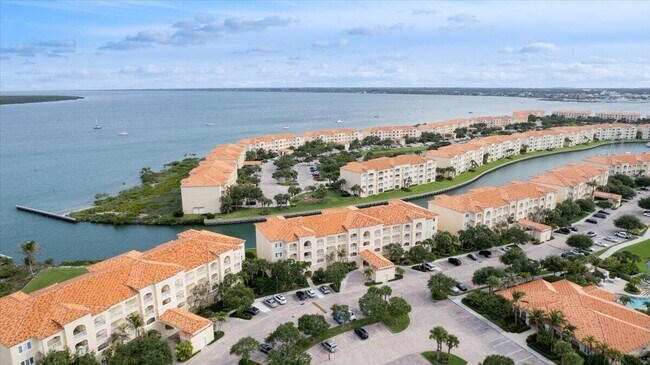 Foto del edificio - 5 Harbour Isle Dr E