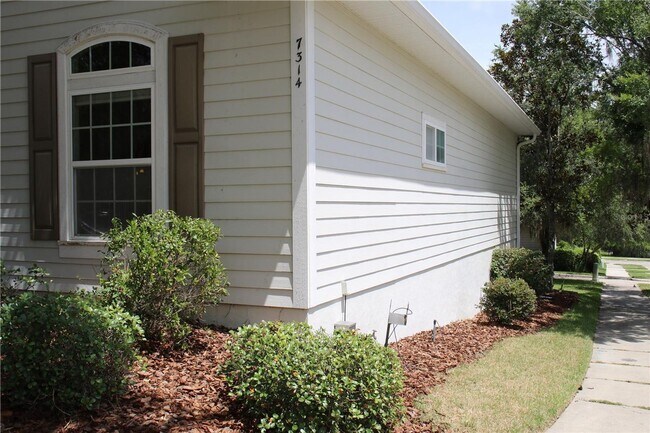 Foto del edificio - 4 br, 3 bath House - 7314 SW 35th Ln.