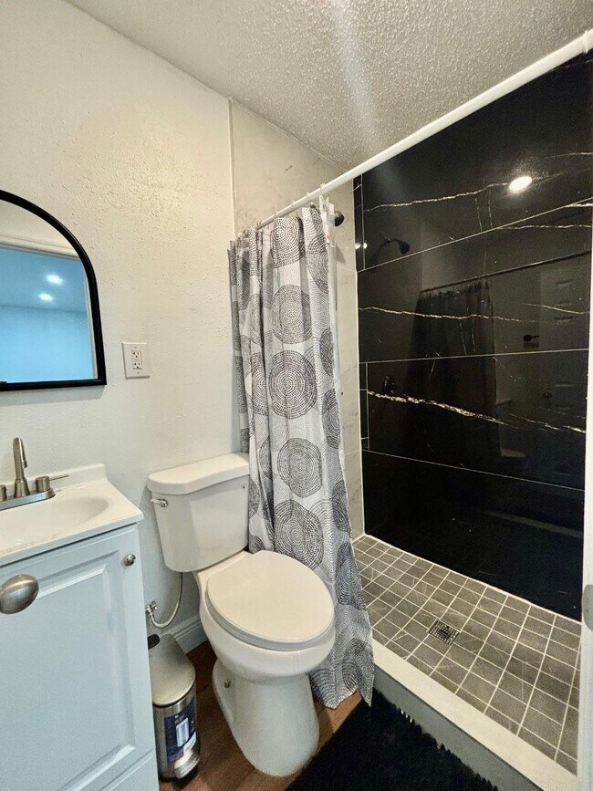 Foto del edificio - 2918 Woolridge Dr