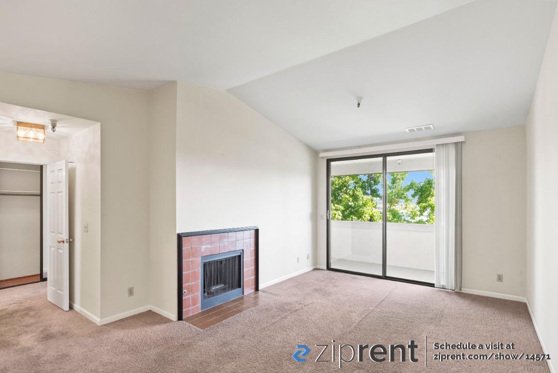 Primary Photo - 1400 Carpentier St