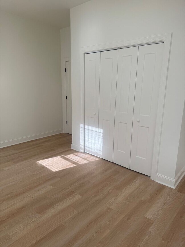 Foto del edificio - 5122 Walton Ave