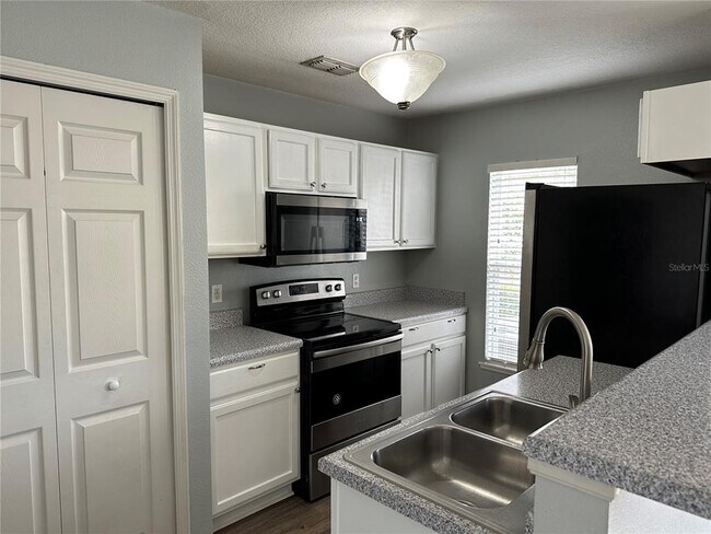 Foto del edificio - 3805 Hampstead Ln