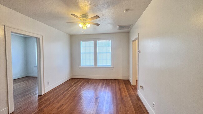 Foto del edificio - 3902 Dallas St