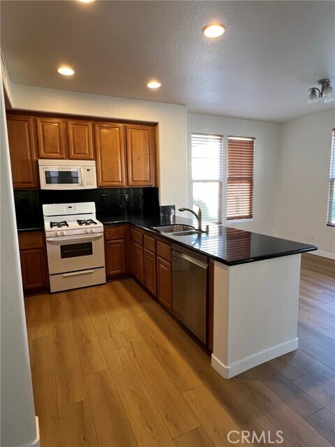 Building Photo - 223 Tall Oak