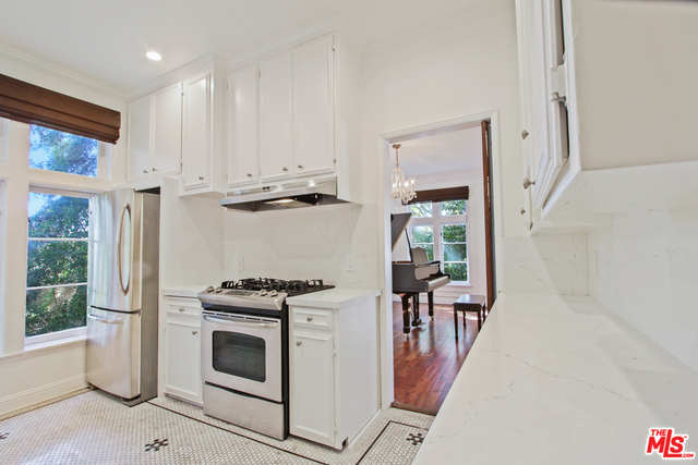 Building Photo - 1360 N Crescent Heights Blvd