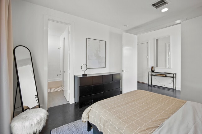 Building Photo - 2803 Decker Pl.