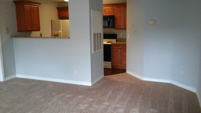 Building Photo - 4700 Walden Cir