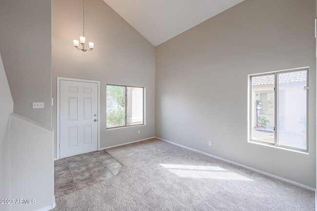 Building Photo - 955 N Maria Ln