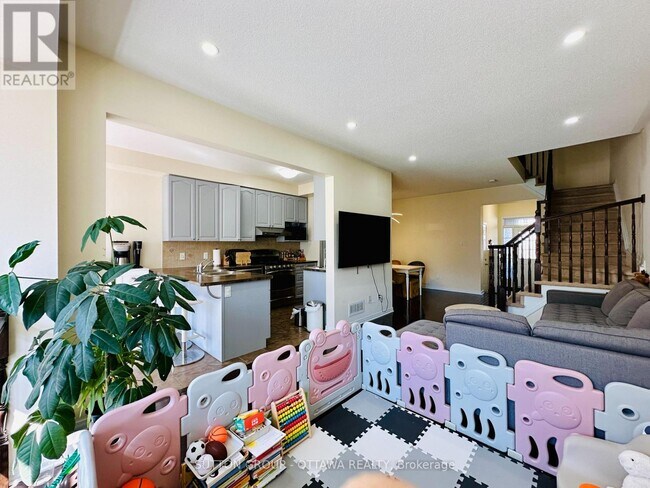 Photo du bâtiment - 747 Oakglade Ave