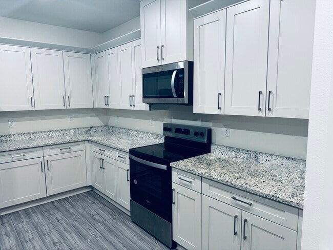 Building Photo - 80425 Enclave Ct