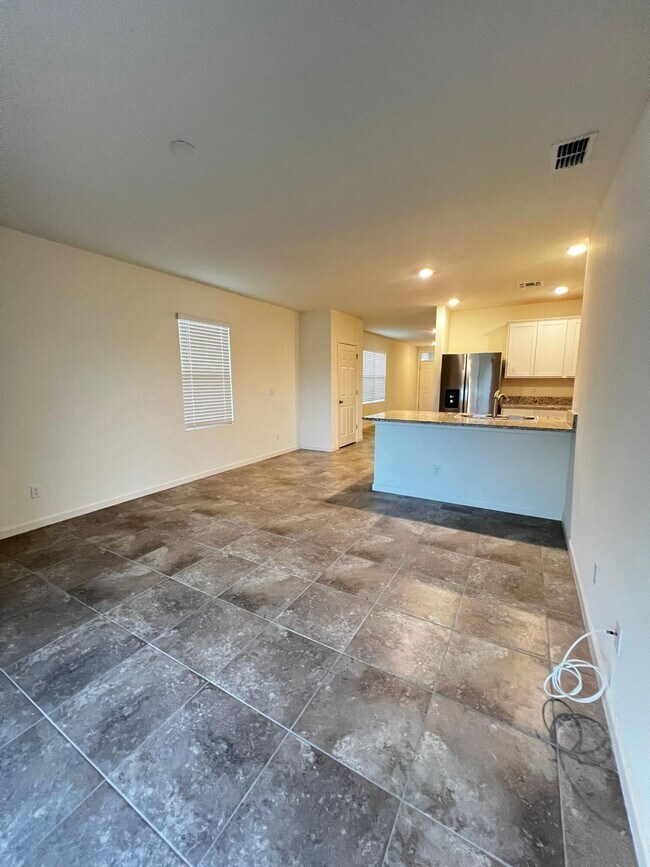 Building Photo - 10997 SW Vasari Way