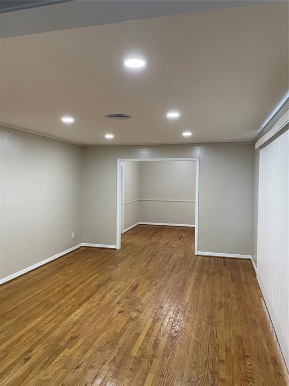 Building Photo - 3727 Woodvalley Dr