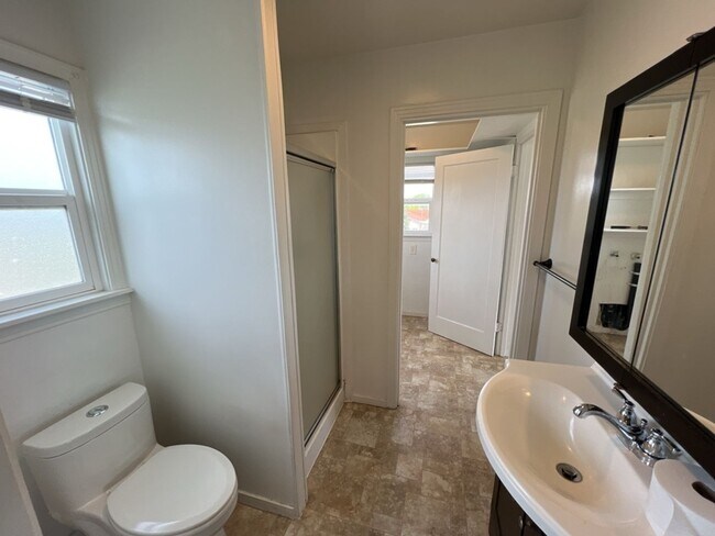 Foto del edificio - 1611-1613 7th [PRM: Sasha] (2)