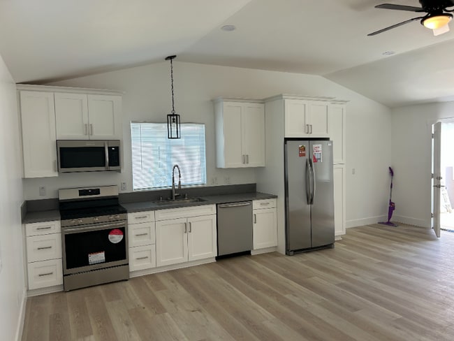 Building Photo - 1062 18th St