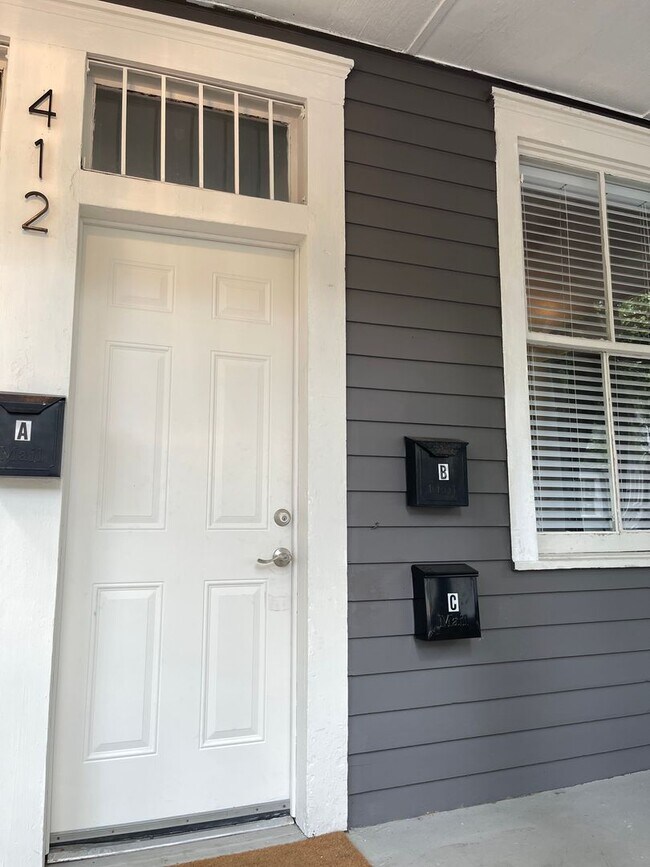 Foto del edificio - 412 E Duffy St