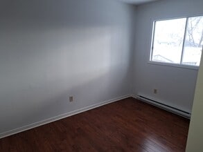 Building Photo - 64 Kipling Dr