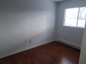 Building Photo - 64 Kipling Dr