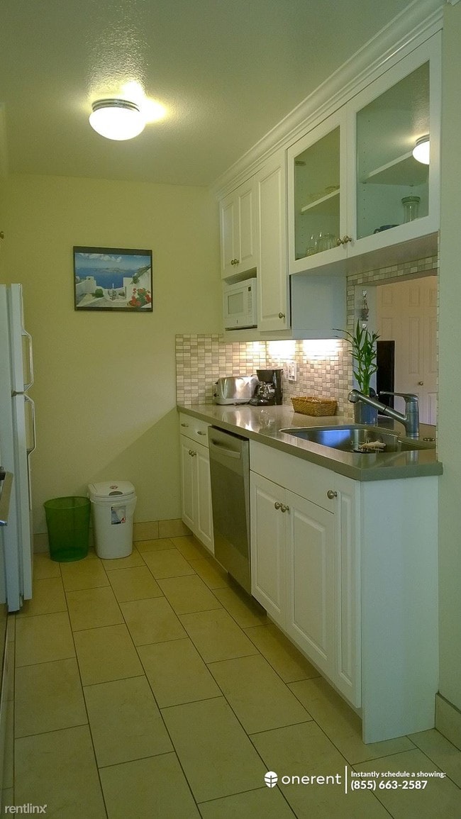 Building Photo - 2 br, 2 bath Apartment - 15 Mateo Ave APT 2