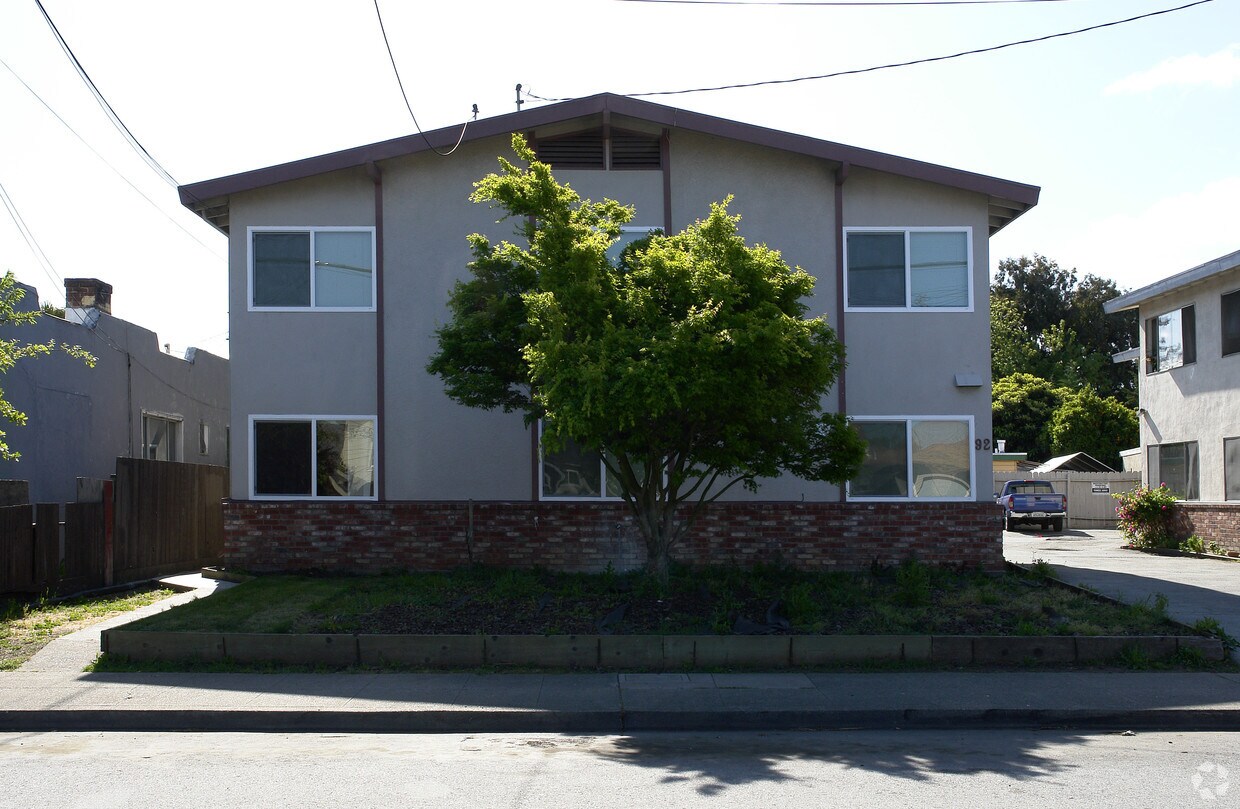 Foto del edificio - 92 Buckingham Ave