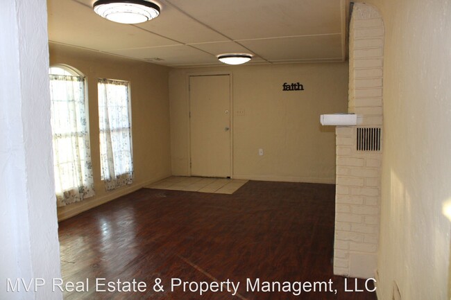 Building Photo - 2 br, 1 bath House - 1017 N Post Rd