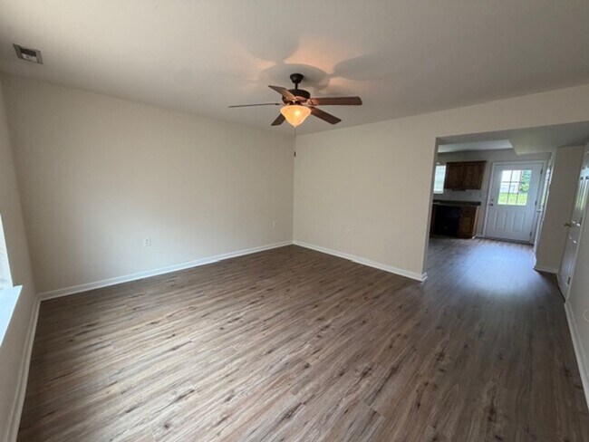 Foto del edificio - 1293 Pond St SE