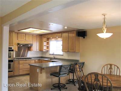 Building Photo - 1700 Manzanita Ln
