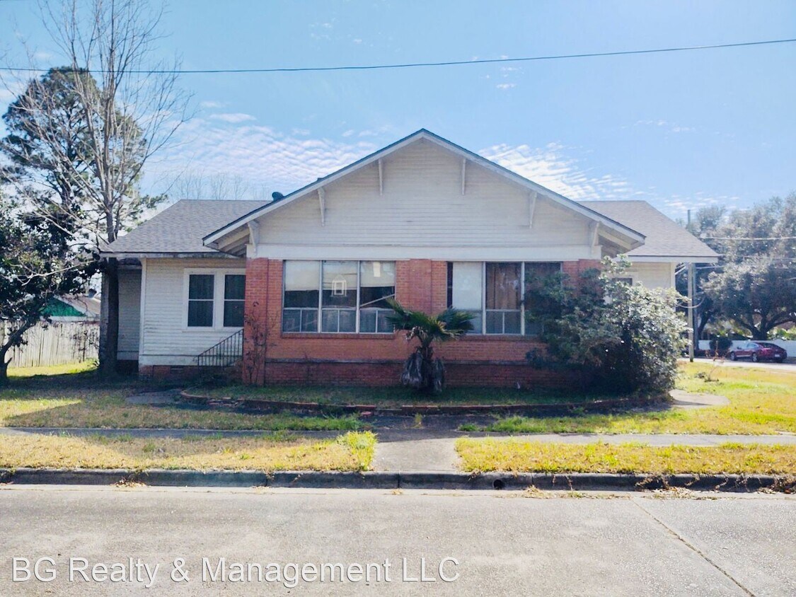 Foto principal - 3 br, 2 bath House - 300 Chevis