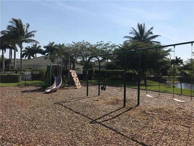 Foto del edificio - 10035 Spyglass Hill Ln