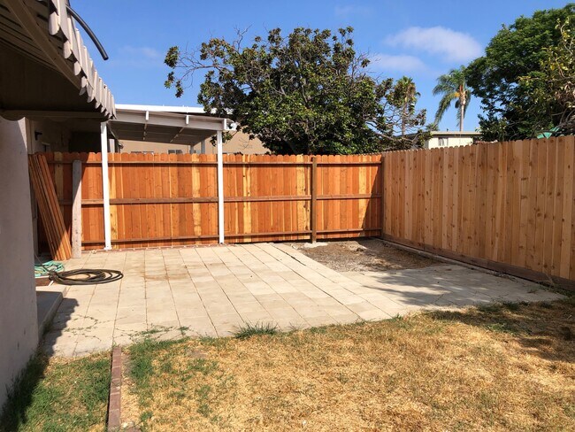 Building Photo - 12140 Ramona Ave