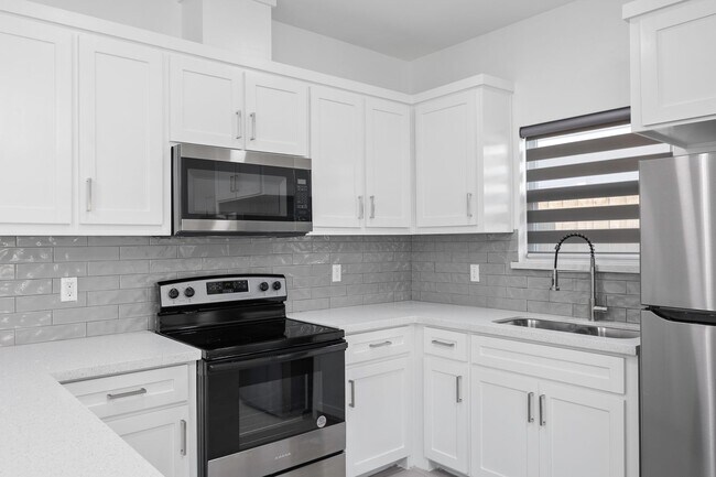 Building Photo - 3508 S Dominique Dr