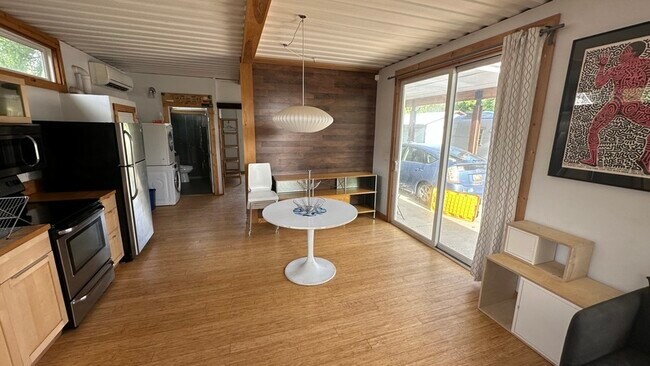 Building Photo - 1511 S 1000 W