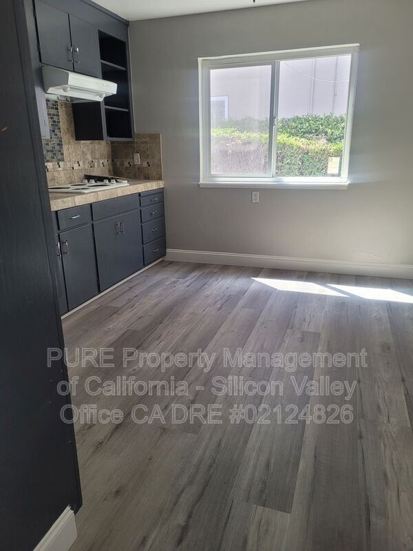 Photo - 204 Washington St House