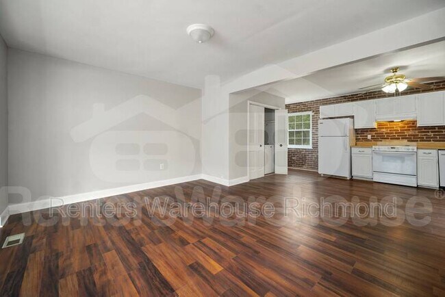 Building Photo - 2519 Edgewood Dr