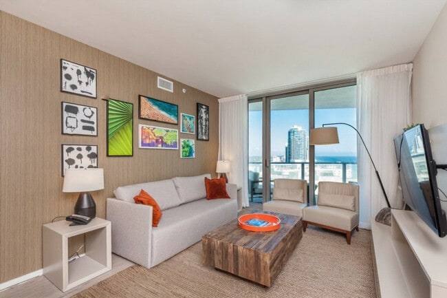 Building Photo - 4011 S Ocean Dr