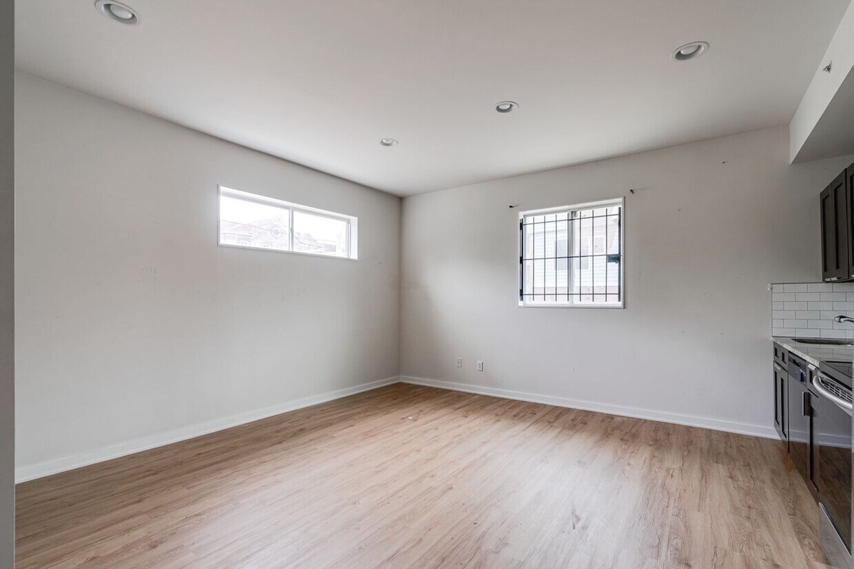 Newly Renovated Temple Apartments - Newly Renovated Temple Apartments