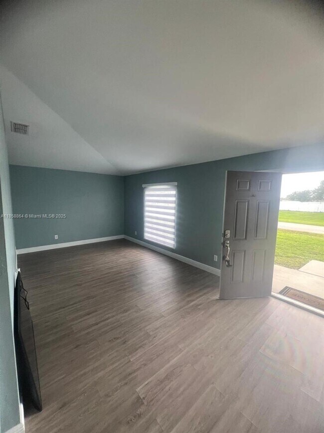 Foto del edificio - 1305 SW 22nd Pl