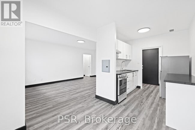 Building Photo - 600-600 Eglinton Ave W